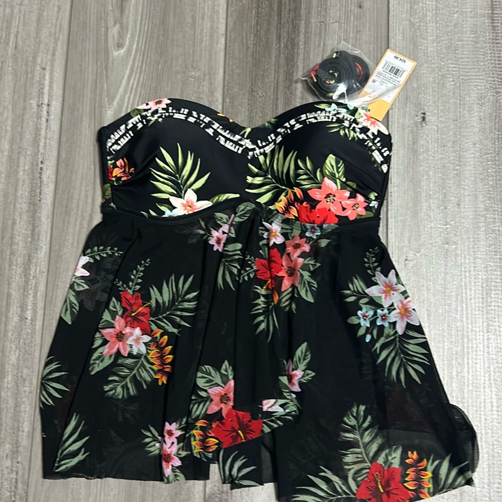 NWT hawaiian print tankini bathing suit top  women’s small
